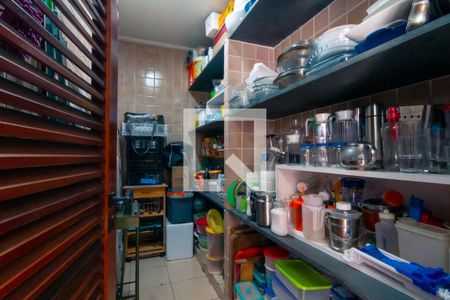 Casa à venda com 608m², 3 quartos e 6 vagas Casa à venda com 608m², 3 quartos e 6 vagasDetalhe da cozinha