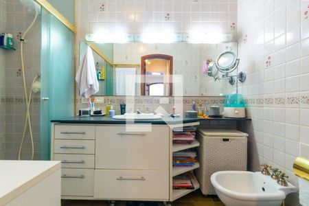 Casa à venda com 608m², 3 quartos e 6 vagas Casa à venda com 608m², 3 quartos e 6 vagasBanheiro da suíte 2