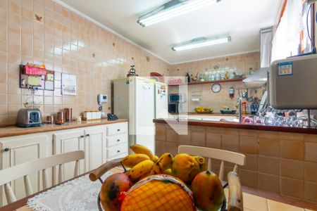 Casa à venda com 608m², 3 quartos e 6 vagas Casa à venda com 608m², 3 quartos e 6 vagasCozinha