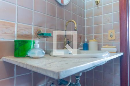 Casa à venda com 608m², 3 quartos e 6 vagas Casa à venda com 608m², 3 quartos e 6 vagasBanheiro da suíte 1