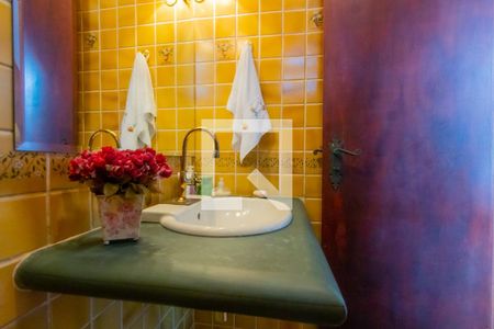 Casa à venda com 608m², 3 quartos e 6 vagas Casa à venda com 608m², 3 quartos e 6 vagasLavabo