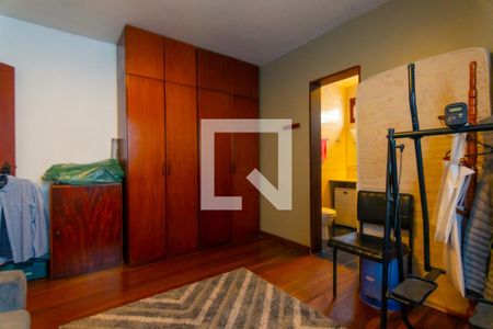 Casa à venda com 608m², 3 quartos e 6 vagas Casa à venda com 608m², 3 quartos e 6 vagasQuarto 3 - suíte