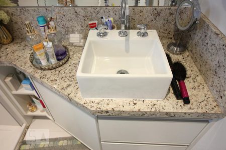 Apartamento à venda com 150m², 3 quartos e 3 vagasDetalhes do Banheiro da Suíte 1