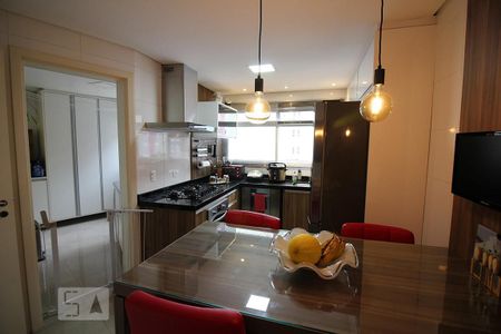 Apartamento à venda com 150m², 3 quartos e 3 vagasCozinha 