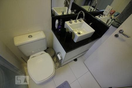 Apartamento à venda com 150m², 3 quartos e 3 vagasDetalhes do Banheiro da Suíte 2