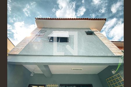 Casa à venda com 160m², 3 quartos e 2 vagas Casa à venda com 160m², 3 quartos e 2 vagasÁrea comum