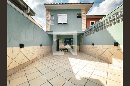 Casa à venda com 160m², 3 quartos e 2 vagas Casa à venda com 160m², 3 quartos e 2 vagasÁrea comum