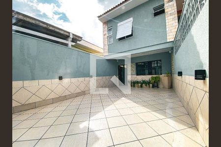 Casa à venda com 160m², 3 quartos e 2 vagas Casa à venda com 160m², 3 quartos e 2 vagasÁrea comum