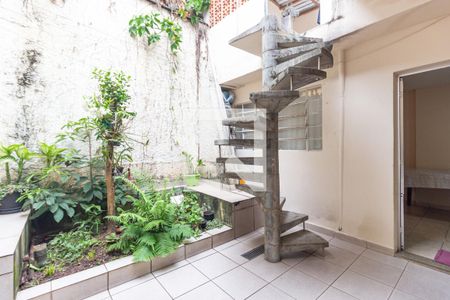 Casa à venda com 140m², 3 quartos e 2 vagasQuintal