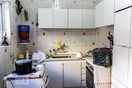 Casa à venda com 168m², 3 quartos e 2 vagas Casa à venda com 168m², 3 quartos e 2 vagasCozinha