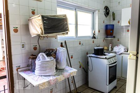 Casa à venda com 168m², 3 quartos e 2 vagas Casa à venda com 168m², 3 quartos e 2 vagasCozinha