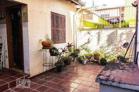 Casa à venda com 168m², 3 quartos e 2 vagas Casa à venda com 168m², 3 quartos e 2 vagasQuintal