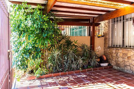 Casa à venda com 168m², 3 quartos e 2 vagas Casa à venda com 168m², 3 quartos e 2 vagasGaragem