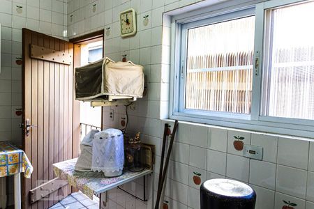 Casa à venda com 168m², 3 quartos e 2 vagas Casa à venda com 168m², 3 quartos e 2 vagasCozinha