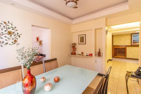 Apartamento à venda com 220m², 3 quartos e 1 vagaSala de Jantar