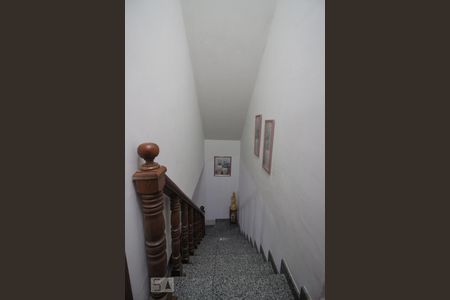 Casa à venda com 90m², 2 quartos e 1 vagaEscada