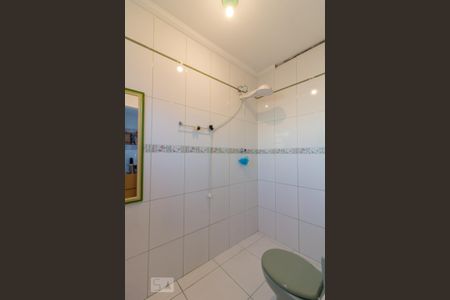 Casa à venda com 230m², 2 quartos e 1 vagaBanheiro quarto 2 suíte