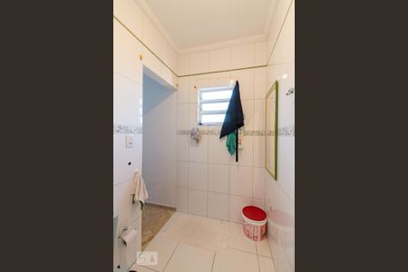 Casa à venda com 230m², 2 quartos e 1 vagaBanheiro quarto 2 suíte