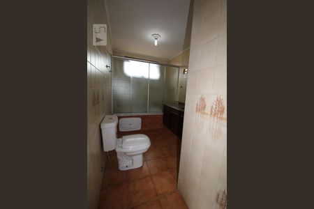 Apartamento para alugar com 235m², 3 quartos e 2 vagasBanheiro da suíte do Quarto 2