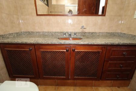 Apartamento para alugar com 235m², 3 quartos e 2 vagasBanheiro Social