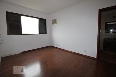 Apartamento para alugar com 235m², 3 quartos e 2 vagasQuarto 3 (suíte)