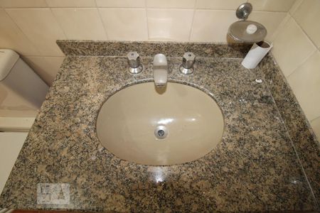 Apartamento para alugar com 235m², 3 quartos e 2 vagasBanheiro da suíte do Quarto 3