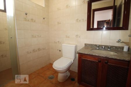 Apartamento para alugar com 235m², 3 quartos e 2 vagasBanheiro da suíte do Quarto 3