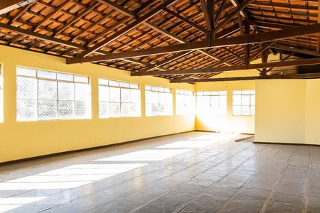 Casa à venda com 482m², 5 quartos e 4 vagas Casa à venda com 482m², 5 quartos e 4 vagasCobertura