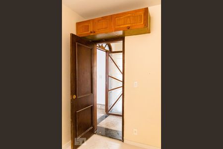 Casa à venda com 482m², 5 quartos e 4 vagas Casa à venda com 482m², 5 quartos e 4 vagasQuarto de Serviço