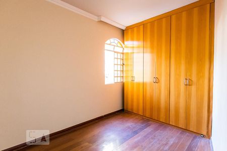 Casa à venda com 482m², 5 quartos e 4 vagas Casa à venda com 482m², 5 quartos e 4 vagasSuíte 1