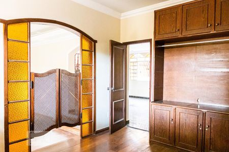 Casa à venda com 482m², 5 quartos e 4 vagas Casa à venda com 482m², 5 quartos e 4 vagasQuarto 1