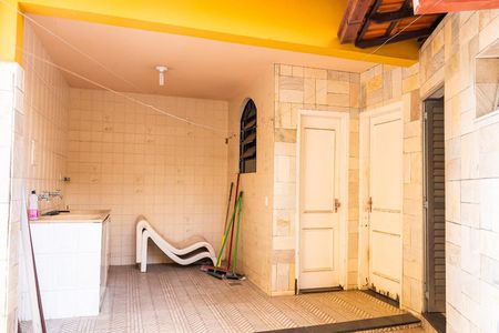 Casa à venda com 482m², 5 quartos e 4 vagas Casa à venda com 482m², 5 quartos e 4 vagasÁrea de Serviço