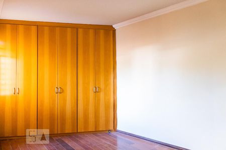 Casa à venda com 482m², 5 quartos e 4 vagas Casa à venda com 482m², 5 quartos e 4 vagasCloset da suíte 1