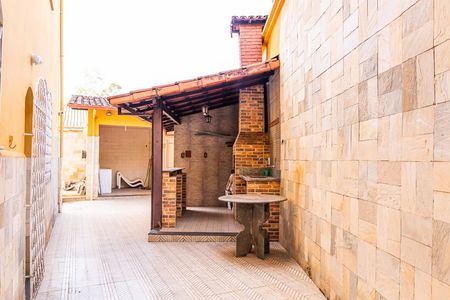 Casa à venda com 482m², 5 quartos e 4 vagas Casa à venda com 482m², 5 quartos e 4 vagasÁrea Gourmet