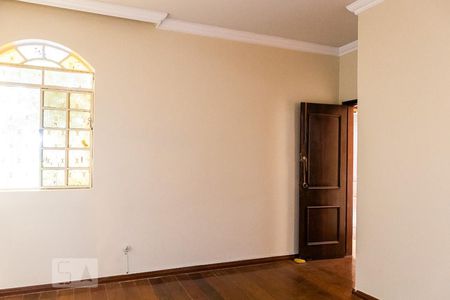 Casa à venda com 482m², 5 quartos e 4 vagas Casa à venda com 482m², 5 quartos e 4 vagasSuíte 1