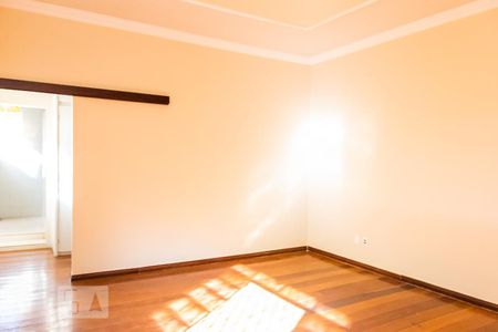 Casa à venda com 482m², 5 quartos e 4 vagas Casa à venda com 482m², 5 quartos e 4 vagasSuíte 2