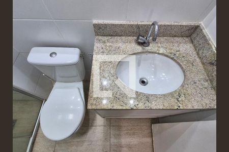 Apartamento à venda com 70m², 2 quartos e 1 vaga Apartamento à venda com 70m², 2 quartos e 1 vagaBanheiro social