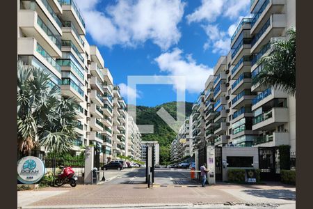 Apartamento à venda com 70m², 2 quartos e 1 vaga Apartamento à venda com 70m², 2 quartos e 1 vagaFachada