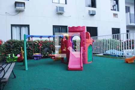 Apartamento à venda com 50m², 2 quartos e sem vagaÁrea Comum - Playground
