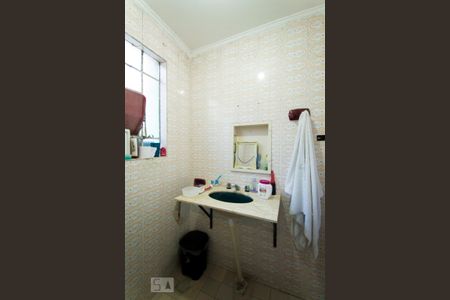 Casa à venda com 250m², 3 quartos e 2 vagasEdícula - Banheiro 