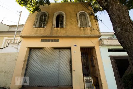 Casa à venda com 250m², 3 quartos e 2 vagasFachada