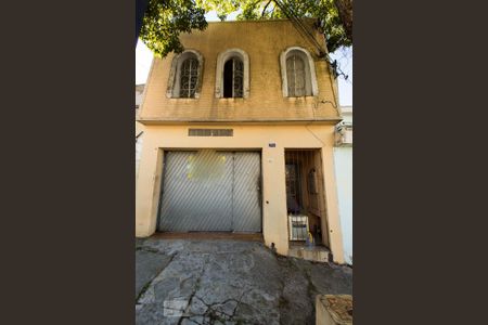 Casa à venda com 250m², 3 quartos e 2 vagasFachada