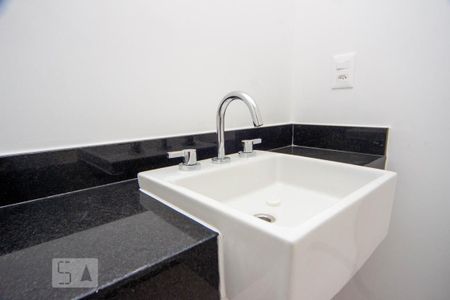 Apartamento à venda com 60m², 1 quarto e 1 vagaBanheiro detalhe pia