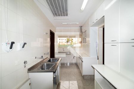 Apartamento para alugar com 336m², 4 quartos e 5 vagas Apartamento para alugar com 336m², 4 quartos e 5 vagasCozinha