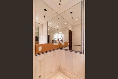 Apartamento para alugar com 336m², 4 quartos e 5 vagas Apartamento para alugar com 336m², 4 quartos e 5 vagasBanheiro