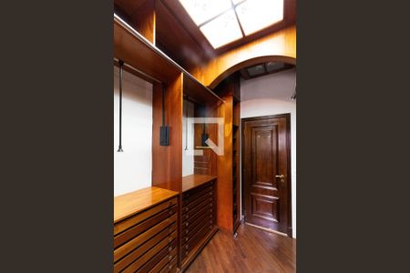 Apartamento para alugar com 336m², 4 quartos e 5 vagas Apartamento para alugar com 336m², 4 quartos e 5 vagasQuarto 4