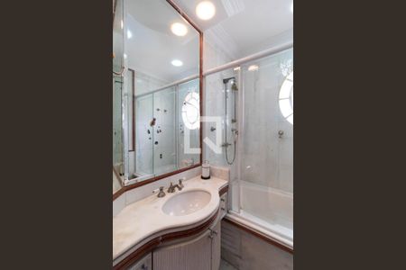 Apartamento para alugar com 336m², 4 quartos e 5 vagas Apartamento para alugar com 336m², 4 quartos e 5 vagasBanheiro