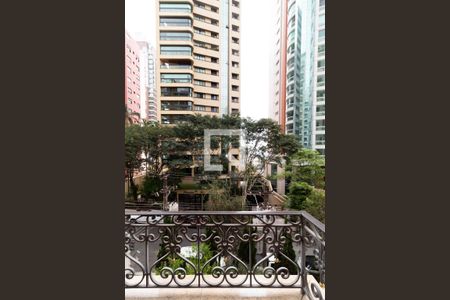 Apartamento para alugar com 336m², 4 quartos e 5 vagas Apartamento para alugar com 336m², 4 quartos e 5 vagasVista