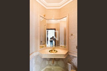 Apartamento para alugar com 336m², 4 quartos e 5 vagas Apartamento para alugar com 336m², 4 quartos e 5 vagasBanheiro