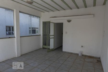 Apartamento à venda com 220m², 4 quartos e 1 vaga Apartamento à venda com 220m², 4 quartos e 1 vagaTerraço